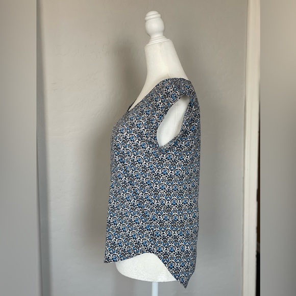 J Crew Short Sleeve White Blouse with Bright Blue and Black Pattern, Size “00” - Picture 3 of 10